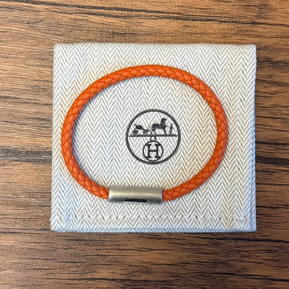 Goliath leather bracelet Hermès Orange in Leather - Picture 2 of 4